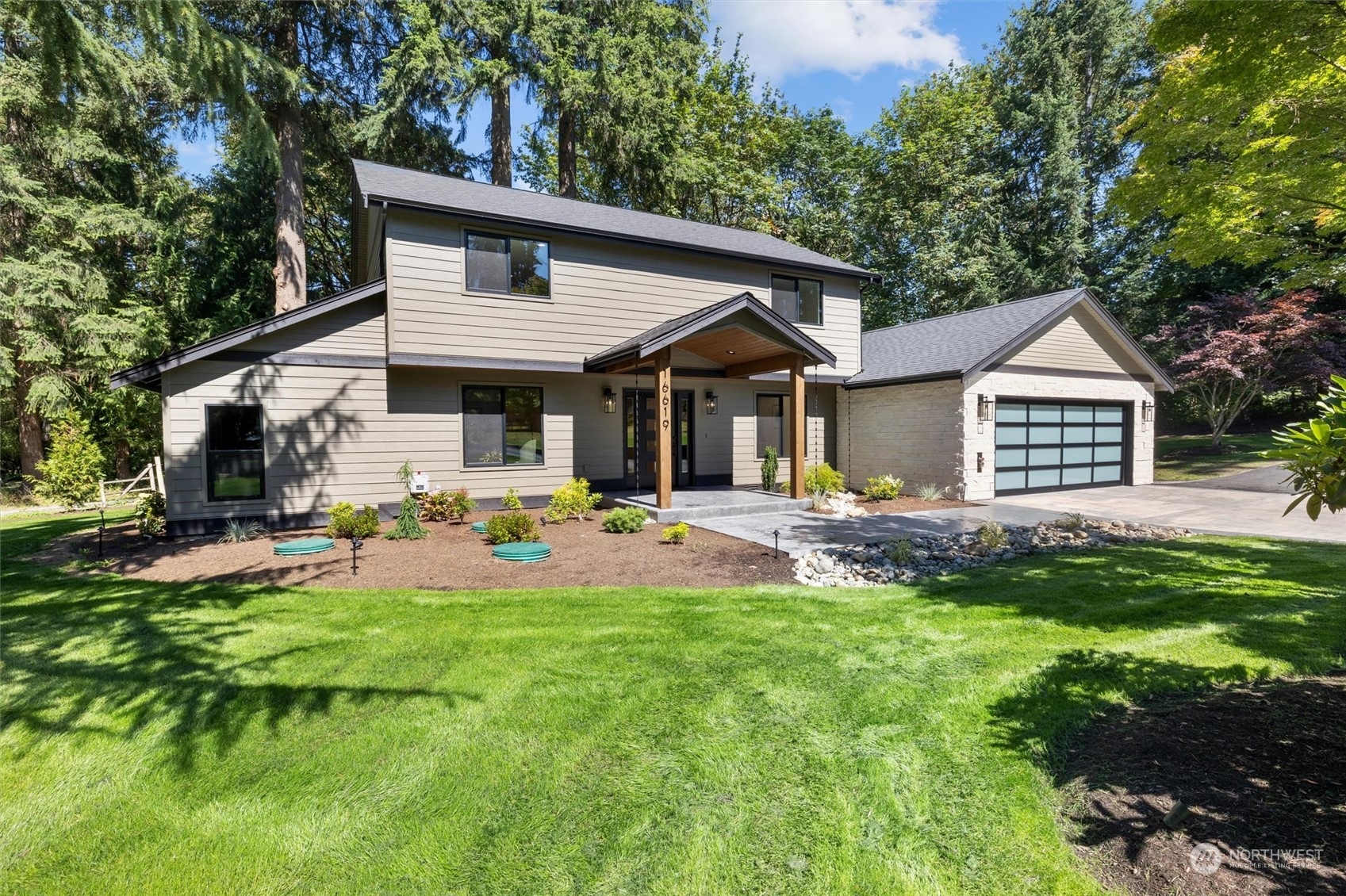 160th Pl, Woodinville, WA 98072