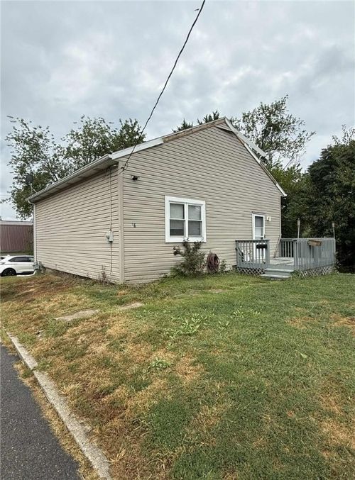 16 Chestnut St, Canonsburg, PA, 15317-1239 | Card Image