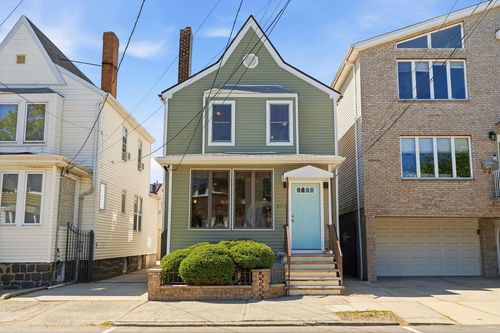 8111 4th Ave, North Bergen, NJ, 07047-5089 | Card Image