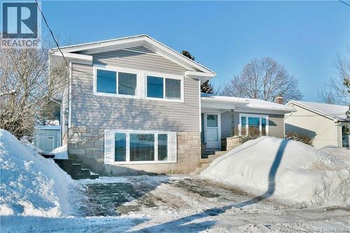 256 West Lane, Moncton, NB, E1C6V4 | Card Image