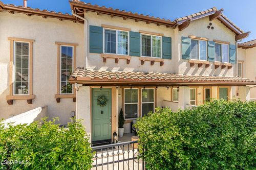 82 Via Katrina, Newbury Park, CA, 91320-7020 | Card Image