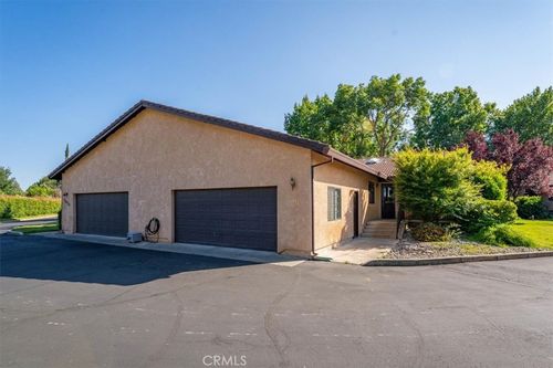 22022 Grove Cir, Red Bluff, CA, 96080-2950 | Card Image