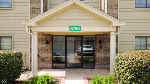 208-8750 Yardley Ct, Indianapolis, IN, 46268-4919 | Card Image