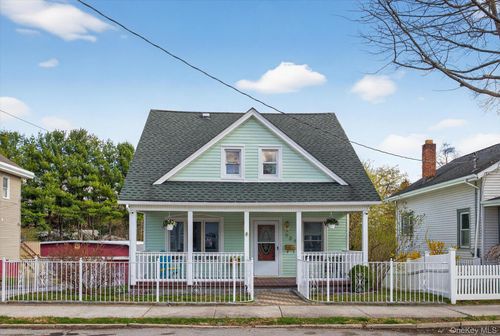 938 Reynolds St, Peekskill, NY, 10566-2332 | Card Image