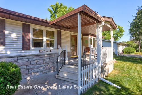 4566 W Lewis Drive, Bangor Charter Township, MI, 48706 | Card Image