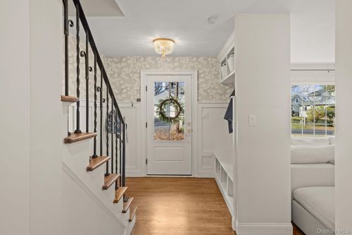 3 Kew Ct, Huntington, NY, 11743-1943 | Card Image