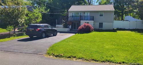 10 Marlorville Rd, Wappingers Falls, NY, 12590-3139 | Card Image