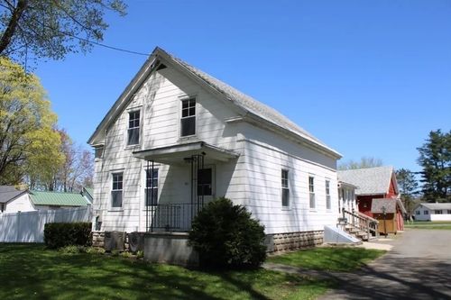 40 Conway St, South Deerfield, MA, 01373-1021 | Card Image