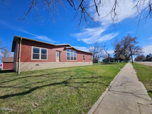 215 2nd W, Taylor, ND, 58656 | Card Image