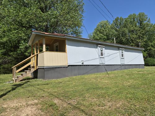 130 Neil Dr, Smithville, TN, 37166-8401 | Card Image
