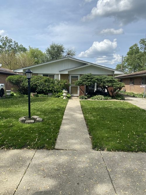 1521 E 13th Pl, Ford Heights, IL, 60411-3072 | Card Image
