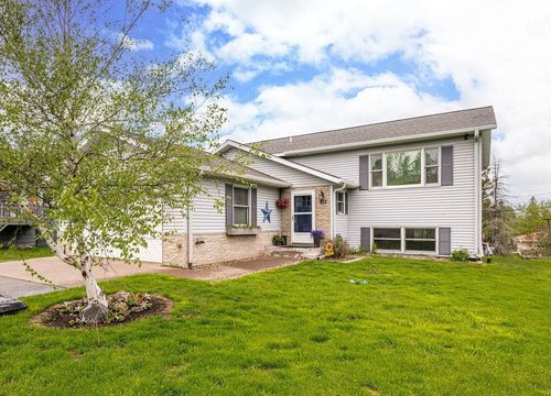 803 Almac Dr, Proctor, MN, 55810-2744 | Card Image