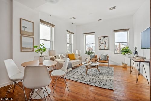 307-54 Mcwhorter St, Newark, NJ, 07105-1413 | Card Image