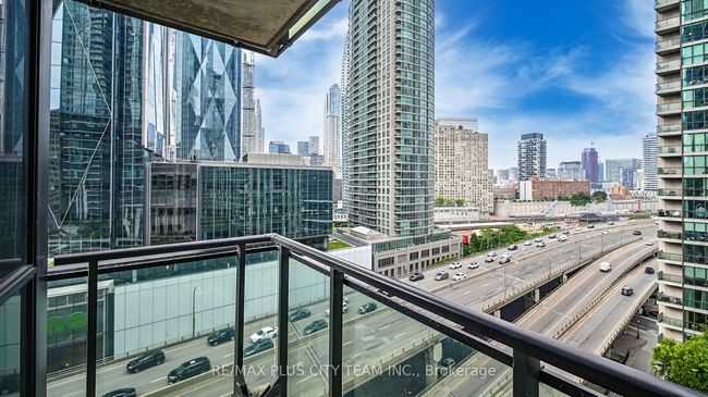 1305 - 18 Harbour St, Condo with 2 bedrooms, 2 bathrooms and 1 parking in Toronto ON | Image 22