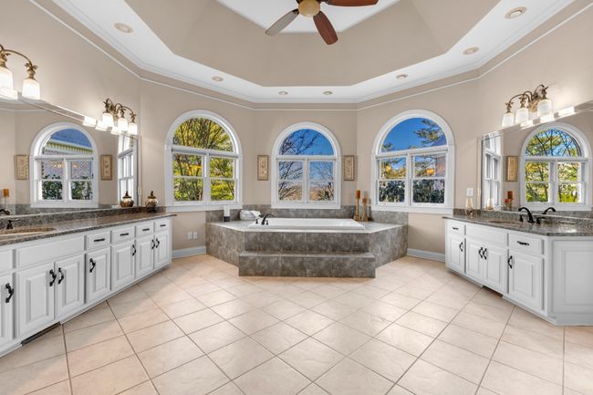 Spa like Master Bathroom | Image 17