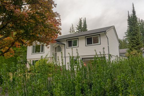 3566 Regent Ave, North Vancouver, BC, V7N2B9 | Card Image