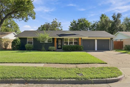 2960 Amber Ln, Farmers Branch, TX, 75234-3622 | Card Image