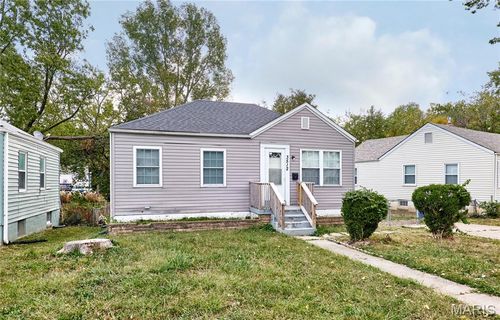 3512 Saint Joachim Ln, Saint Ann, MO, 63074-2922 | Card Image