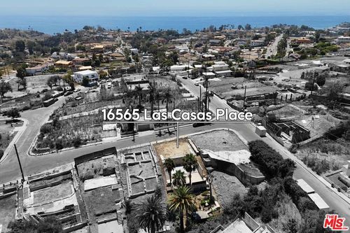 16565 Las Casas Pl, Pacific Palisades, CA, 90272-2343 | Card Image