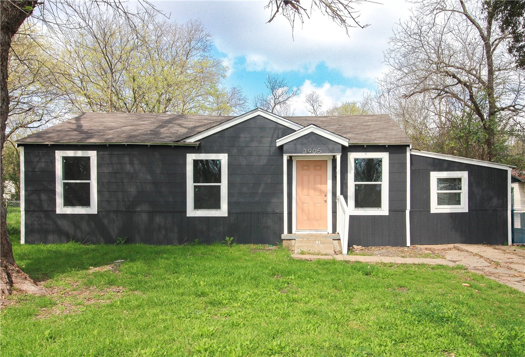 Hay Ave, Waco, TX 76711