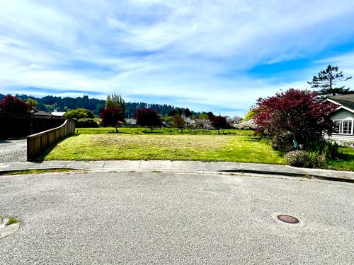 1050 Cream Ct, Ferndale, CA, 95536-8505 | Card Image