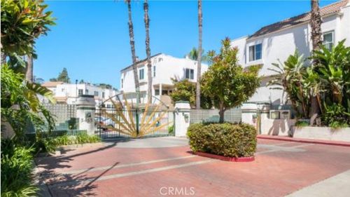 1402-5455 Sylmar, Sherman Oaks, CA, 91401 | Card Image