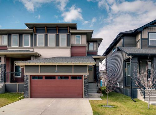 {{alt}} | Card Image