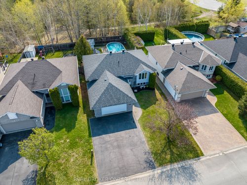 3070 Rebecca St, Val Caron, ON, P3N1S3 | Card Image