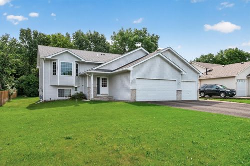 1002 3rd Ave Sw, Isanti, MN, 55040-7454 | Card Image
