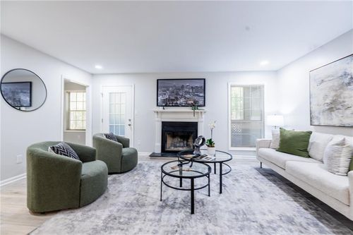 2135 N Forest Trl, Dunwoody, GA, 30338-5833 | Card Image