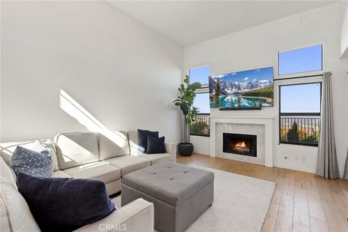 6203 E Twin Peak Cir, Anaheim, CA, 92807-4848 | Card Image