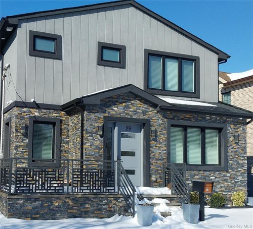 89 Kenneth Pl, New Hyde Park, NY, 11040-3122 | Card Image