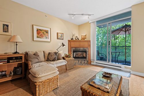 302-588 16th St, West Vancouver, BC, V7V3R7 | Card Image