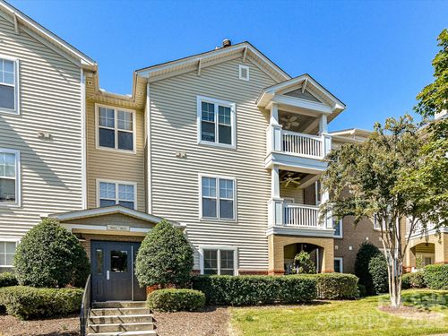 9031 Mcdowell Creek Ct, Cornelius, NC, 28031-5758 | Card Image