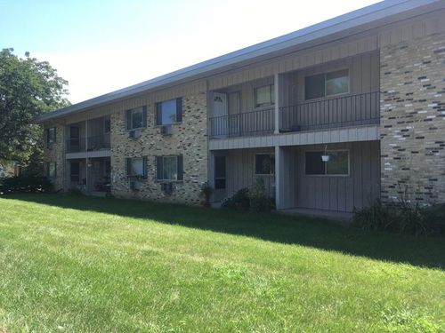 3811 S 35th St, GREENFIELD, WI, 53221-1077 | Card Image