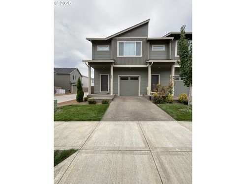 857 S 25th Ave, Cornelius, OR, 97113-7121 | Card Image