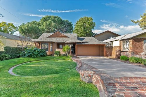 613 N California St, Burbank, CA, 91505-2936 | Card Image