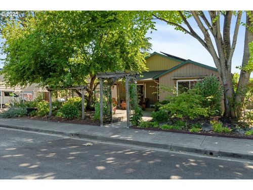 210 S 2nd St, Carlton, OR, 97111-9608 | Card Image