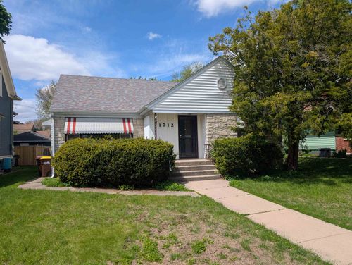 1712 Oxford St, Rockford, IL, 61103-4821 | Card Image