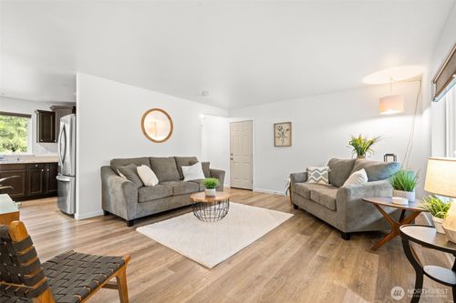 401 E Sunset Ridge Rd, Union, WA, 98592-9676 | Card Image