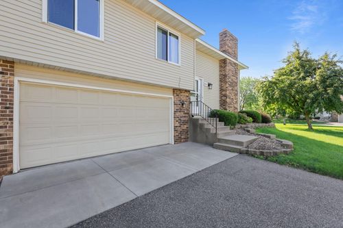9915 106th Pl N, Maple Grove, MN, 55369-2712 | Card Image