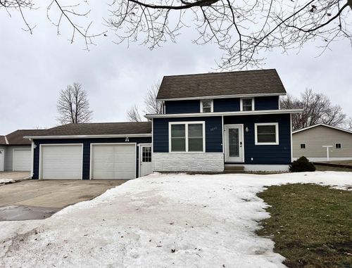 1215 5th Ave, Alton, IA, 51003-8561 | Card Image