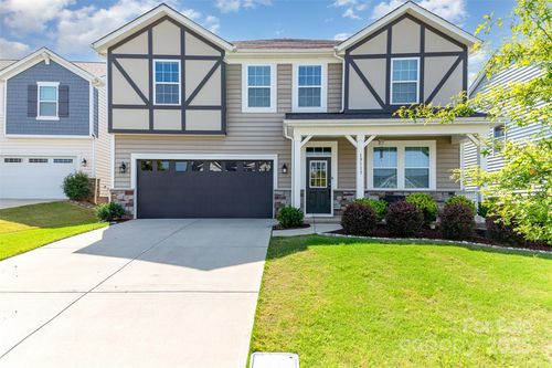 19113 Hawk Haven Ln, Charlotte, NC, 28278-7058 | Card Image