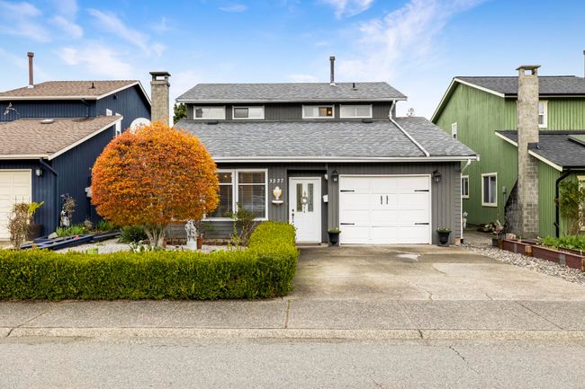 3227 Harwood Avenue, House other with 3 bedrooms, 2 bathrooms and 4 parking in Coquitlam BC | Image 2