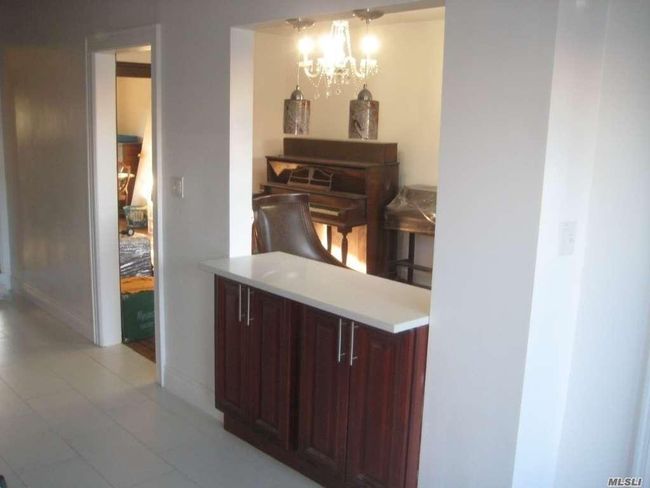 47 188 Th St, House other with 3 bedrooms, 2 bathrooms and null parking in Flushing NY | Image 5