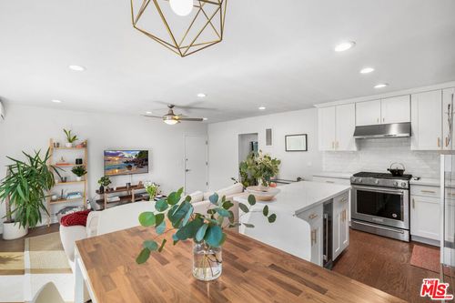18-933 11th St, Santa Monica, CA, 90403-3182 | Card Image
