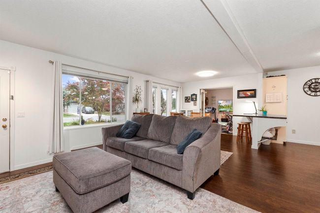 45312 Crescent Drive, House other with 3 bedrooms, 1 bathrooms and 6 parking in Chilliwack BC | Image 18