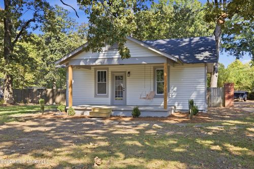108 Camille St, Senatobia, MS, 38668-2505 | Card Image