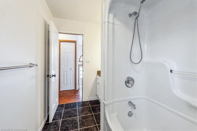 82 Whitlaw Way, House other with 3 bedrooms, 2 bathrooms and 4 parking in Paris ON | Image 16