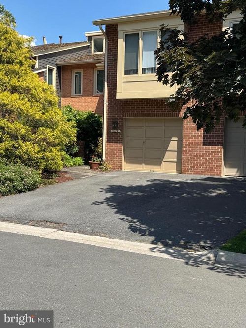 10719 Gloxinia Dr, ROCKVILLE, MD, 20852-3442 | Card Image